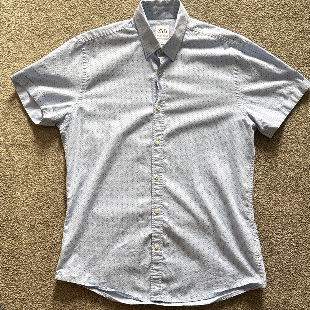 Zara Men's Casual Light Blue Button Down Shirt - Large - Relaxed Fit